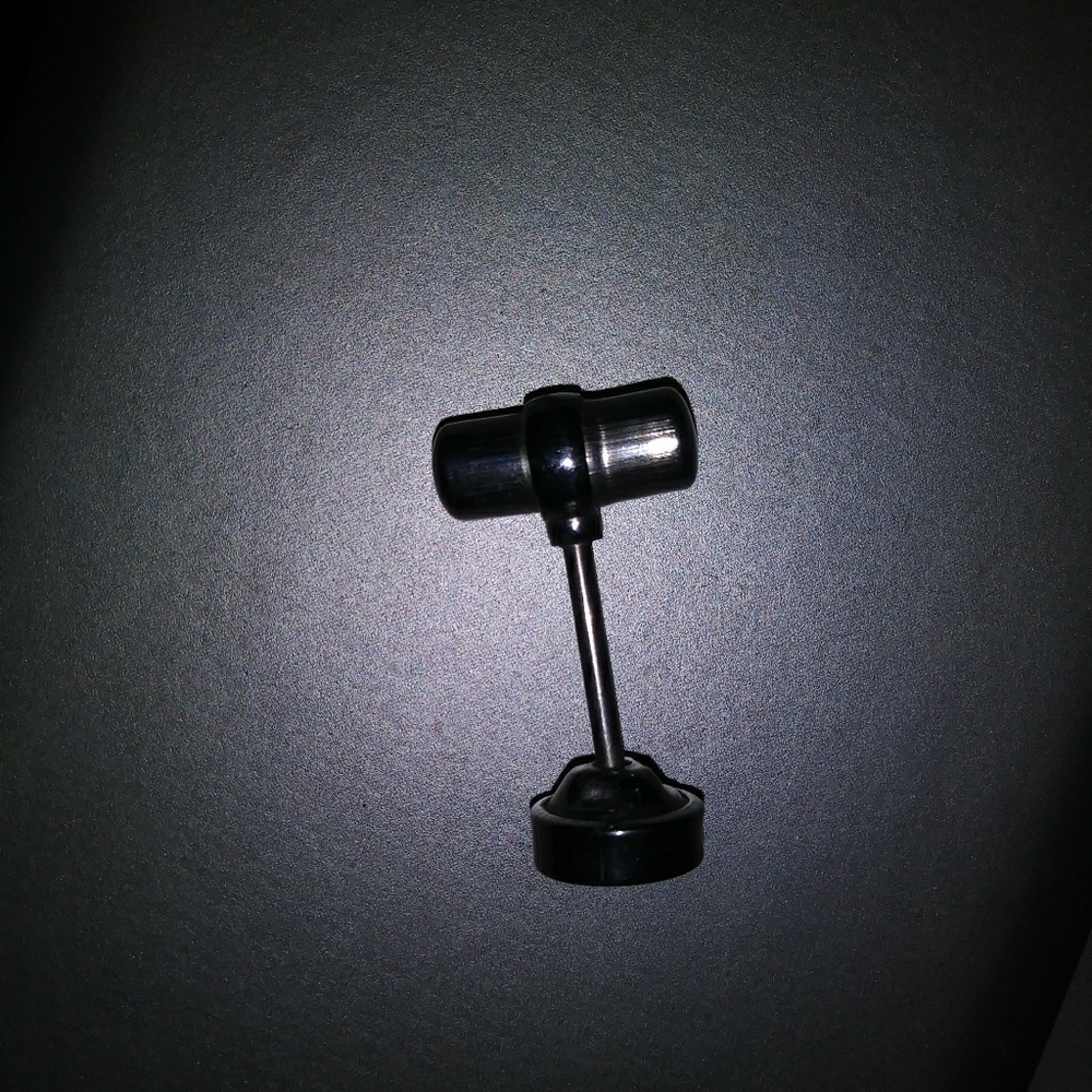 Vibrating tongue ring
